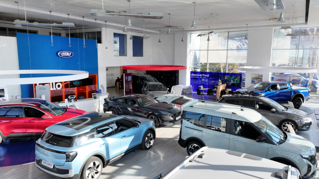 SHOWROOM FORD